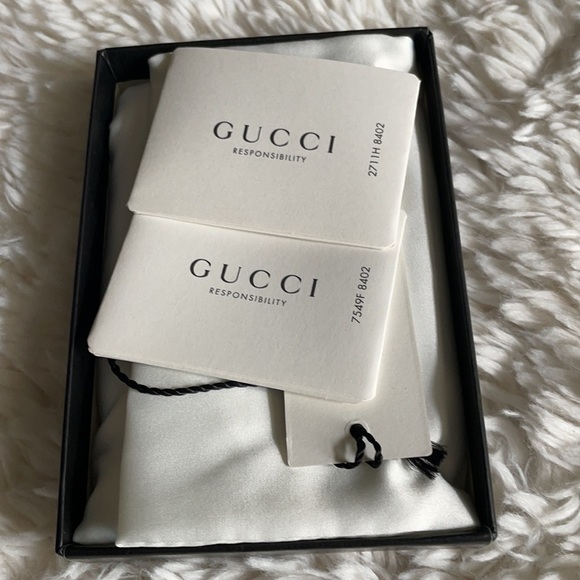 - NWT Gucci Zumi Burgundy Leather Card Holder Wallet Metal GG Logo 570679 … - Picture 9 of 9